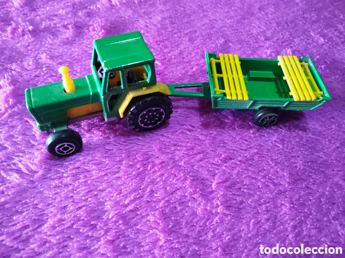 Coches a escala: MAJORETTE, TRACTOR VERDE CON REMOLQUE DE CARGA - Foto 2