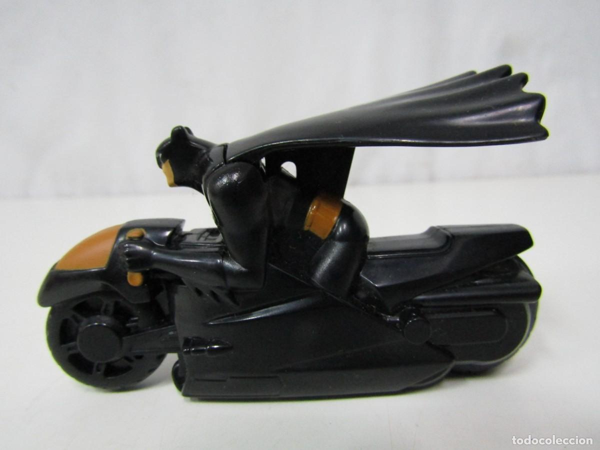 Coches a escala: BATMAN EN MOTO PVC - DC COMICS - MCDONALDS - Foto 1