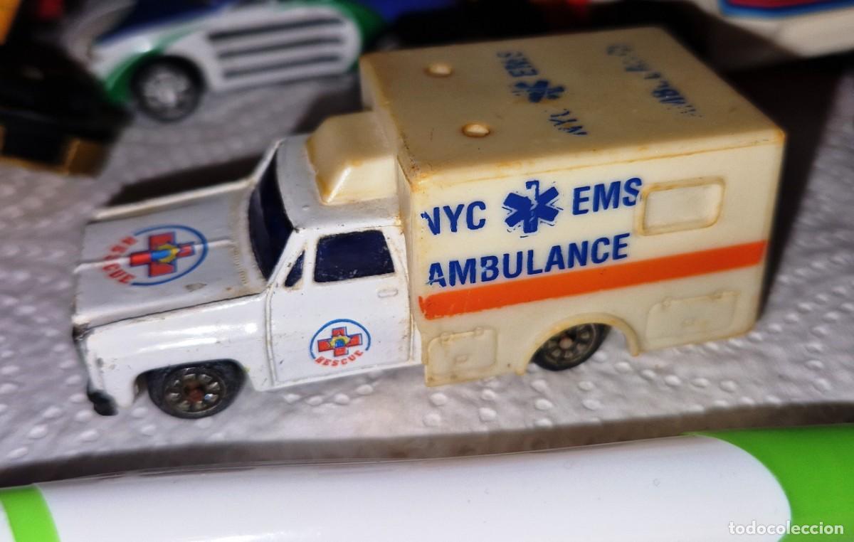 Coches a escala: Ambulancia Desguace chino - Foto 1
