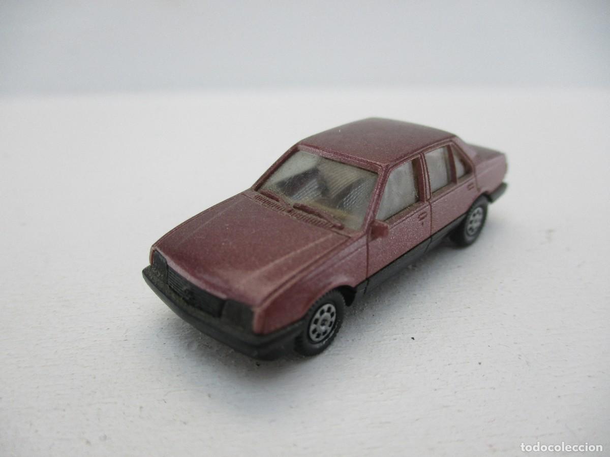 Coches a escala: COCHE ESCALA 1:87 REF A13 - Foto 1