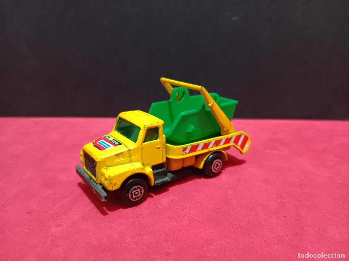 Coches a escala: antiguo coche camion volvo container benne 43 escala 1/75 guisval vintage