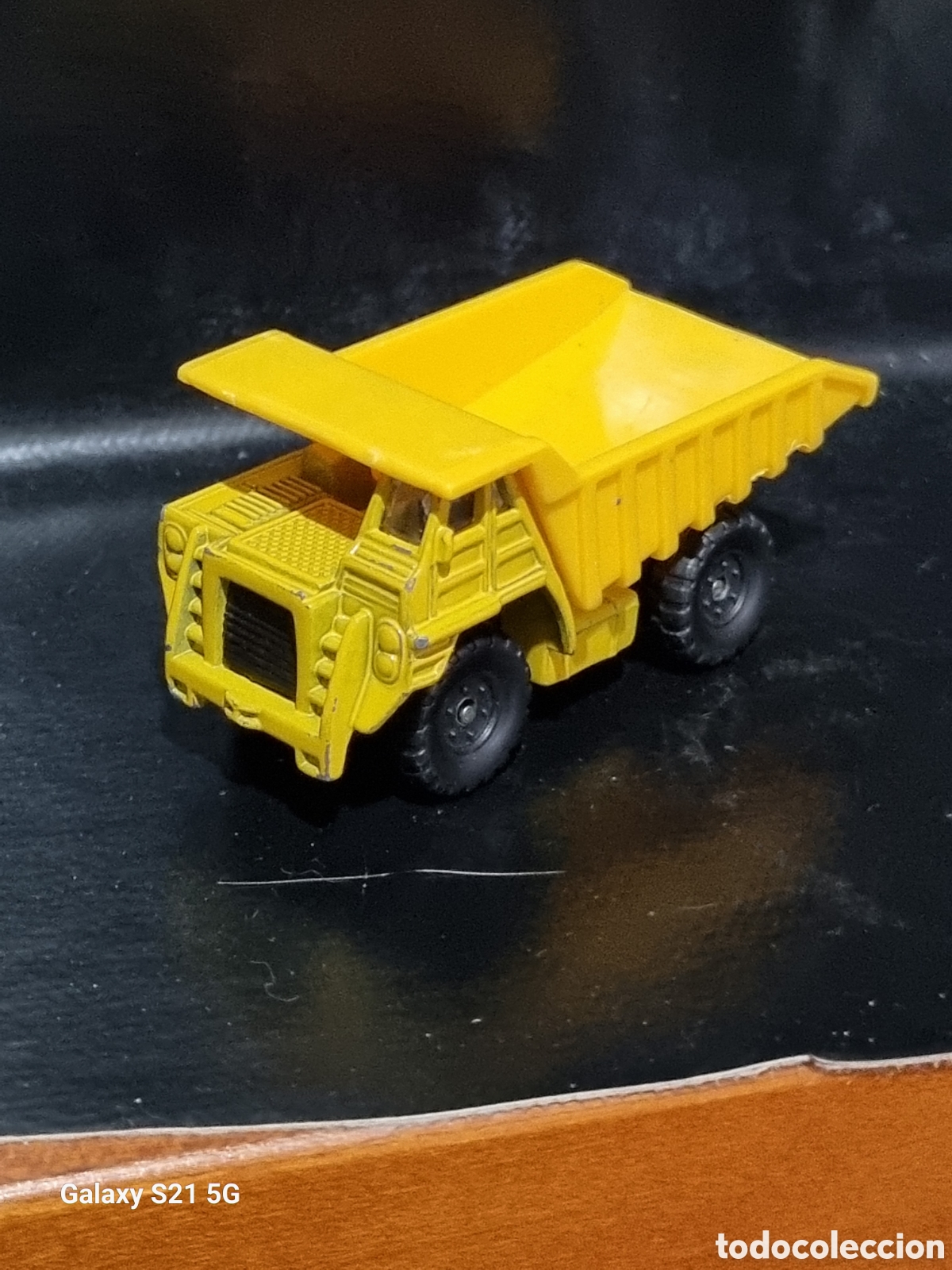 Coches a escala: MAISTO DUMPER - Foto 1