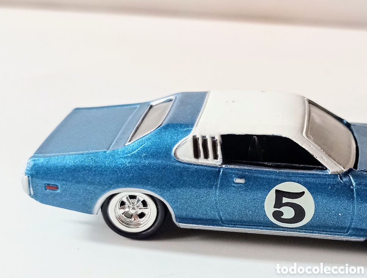 Coches a escala: DODGE CHARGER 1973 / JOHNNY LIGHTNING / 1/64 - Foto 4