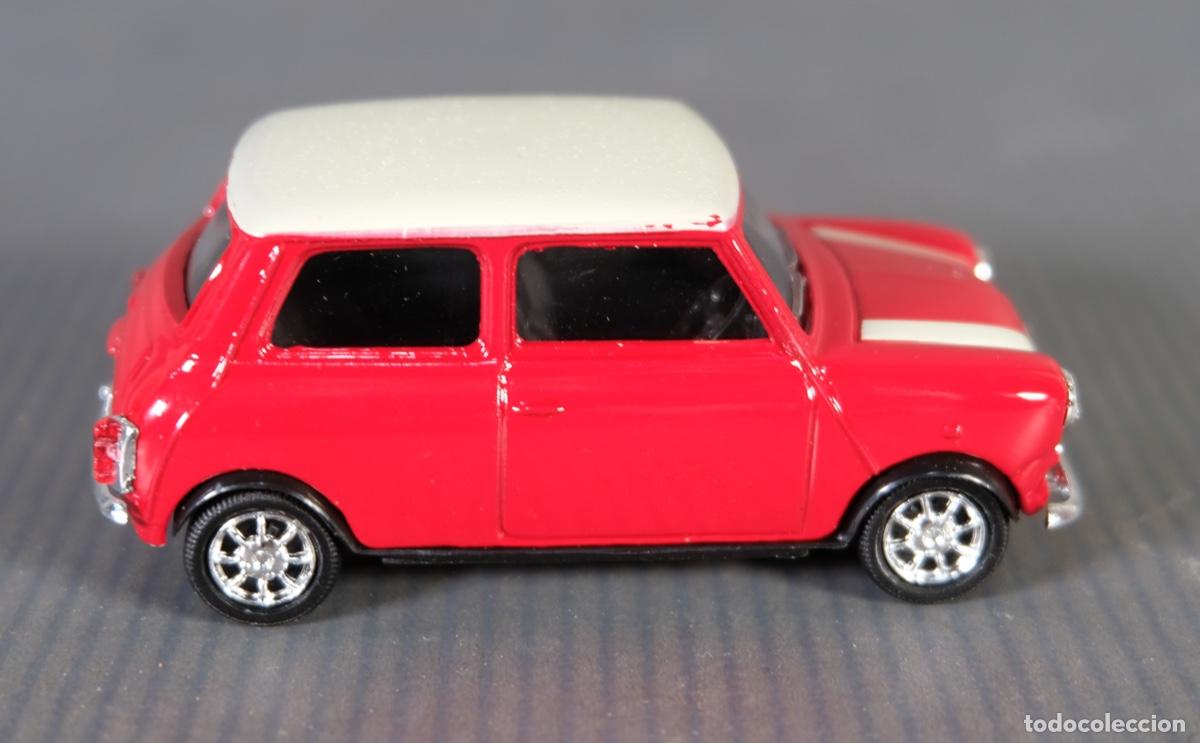 Coches a escala: Coche Mini Solido escala 1/43 - Foto 2
