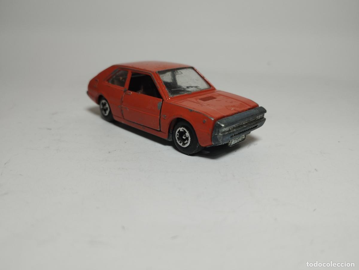 Coches a escala: SEAT 1200 SPORT COUPE BOCANEGRA DE LA MARCA MINI MIRA 1,64 PRIMERA SERIE CHASIS METALICO