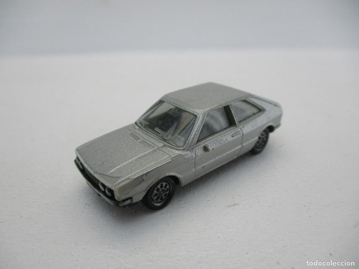 Coches a escala: COCHE ESCALA 1:87 REF B11 - Foto 1