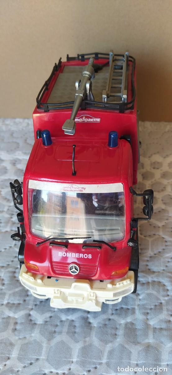 Coches a escala: CAMI&Oacute;N DE BOMBEROS MAJORETTE - Foto 3