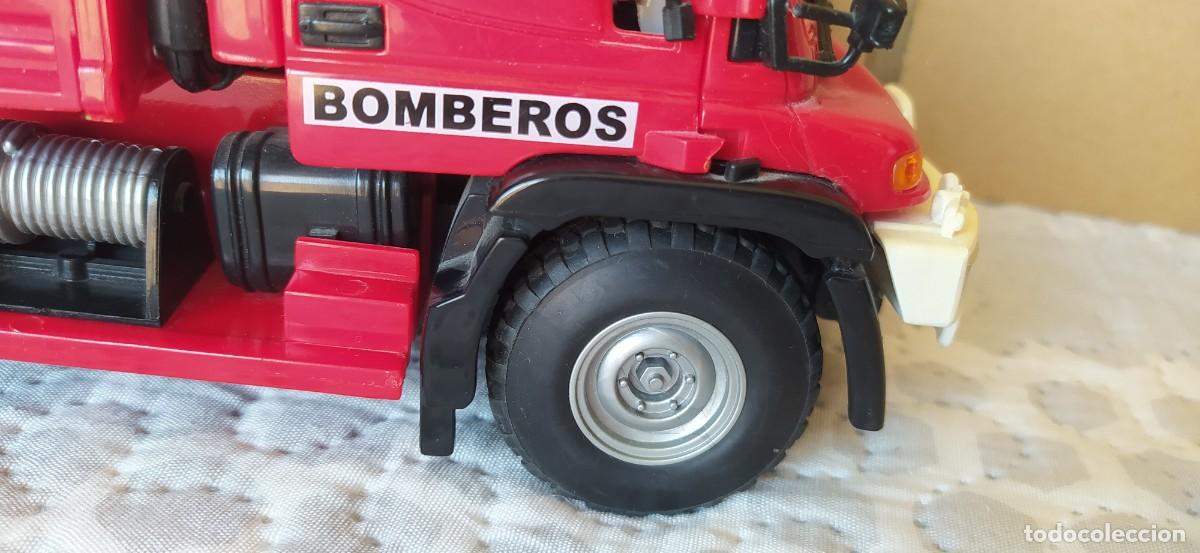 Coches a escala: CAMI&Oacute;N DE BOMBEROS MAJORETTE - Foto 6