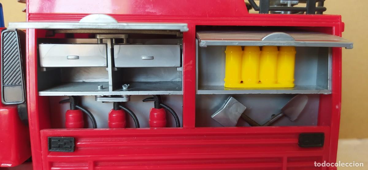 Coches a escala: CAMI&Oacute;N DE BOMBEROS MAJORETTE - Foto 16