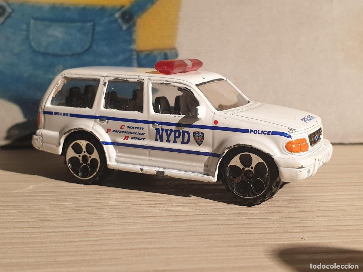 Coches a escala: Ford Explorer NYPD Police. 1:60 aprox. REALTOY