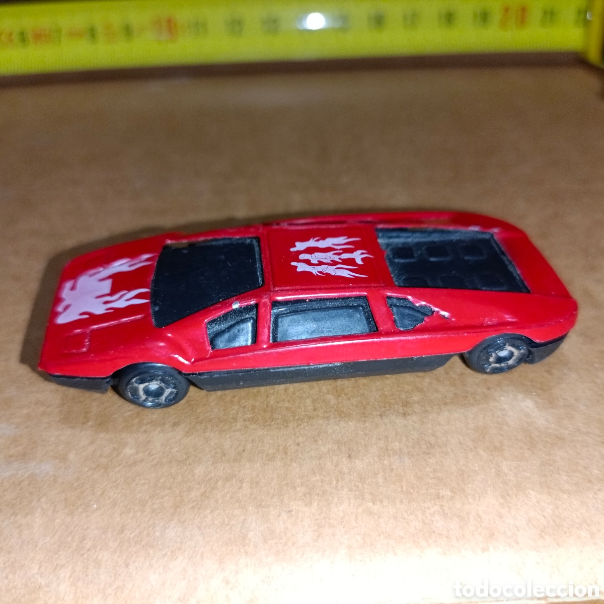 Coches a escala: Coche met&aacute;lico plano rojo tipo Ferrari 512