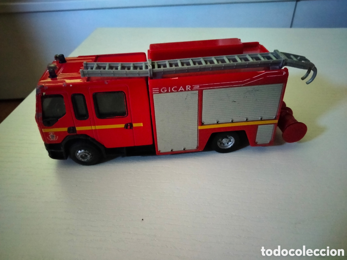Coches a escala: Diecast Burago Cami&oacute;n bomberos Renault premium 1:50