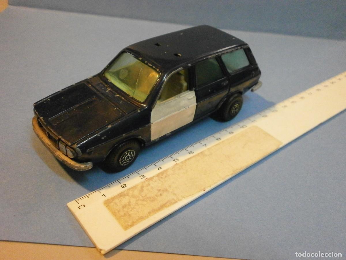 Coches a escala: antiguo coche guisval