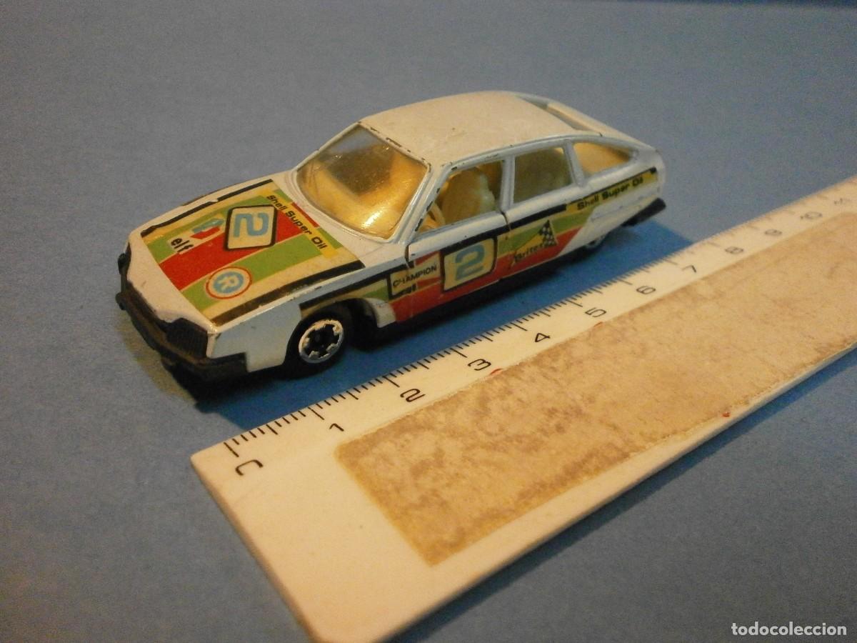 Carros em escala: antiguo coche marca mira