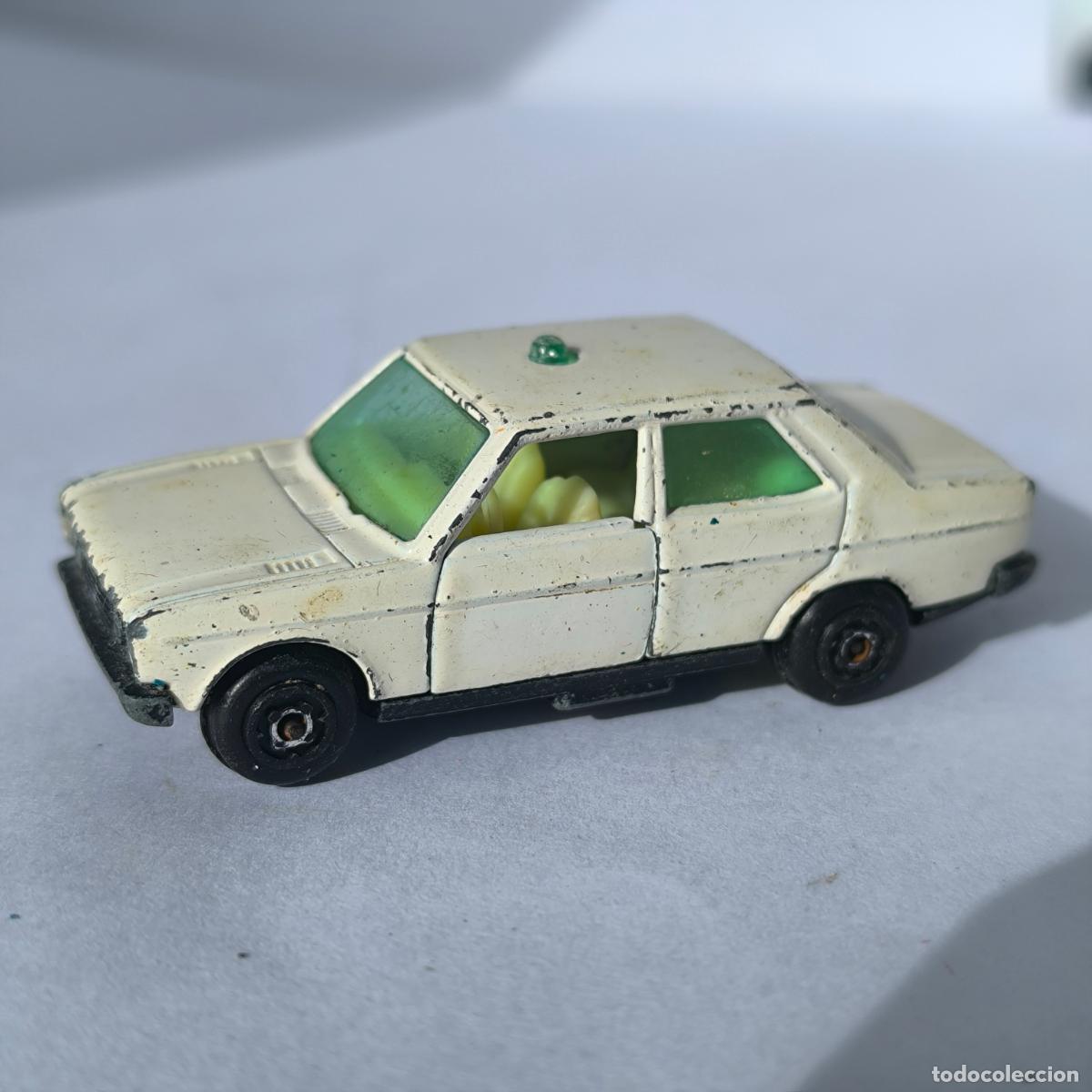 Coches a escala: Guisval Seat 131 Polic&iacute;a Urbana Colecci&oacute;n Campe&oacute;n.