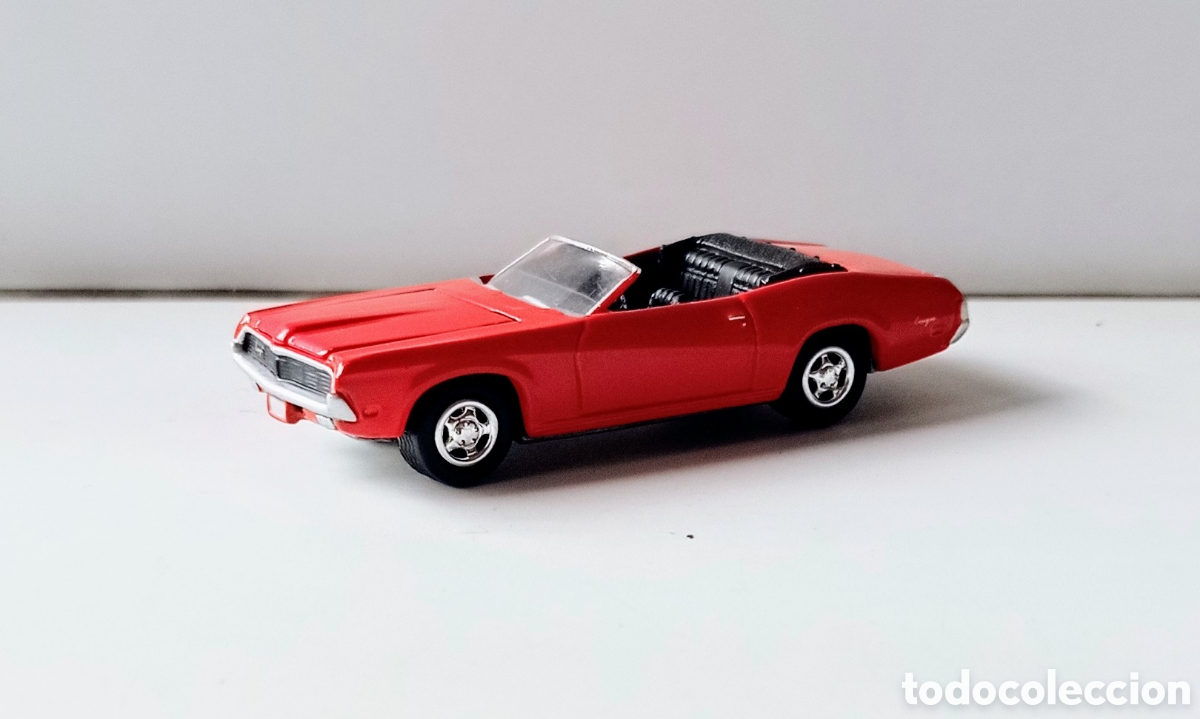 Coches a escala: MERCURY COUGAR / JOHNNY LIGHTNING / 1/64 - Foto 2
