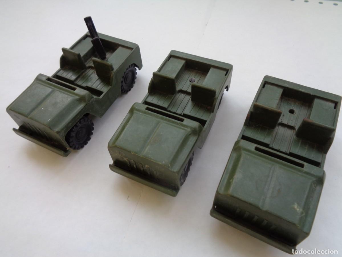 Model Cars: LOTE DE 3 JEEP MILITARES ANTIGUOS DE PLASTICO .