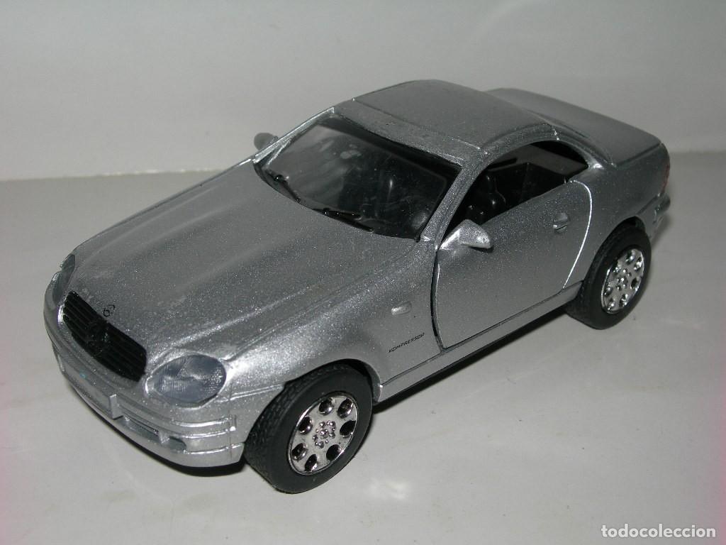 Coches a escala: COCHE DE METAL MERCEDES SLK 230 - ESCALA APROXIMADA 1/35 - FABRICADO POR NEWRAY -