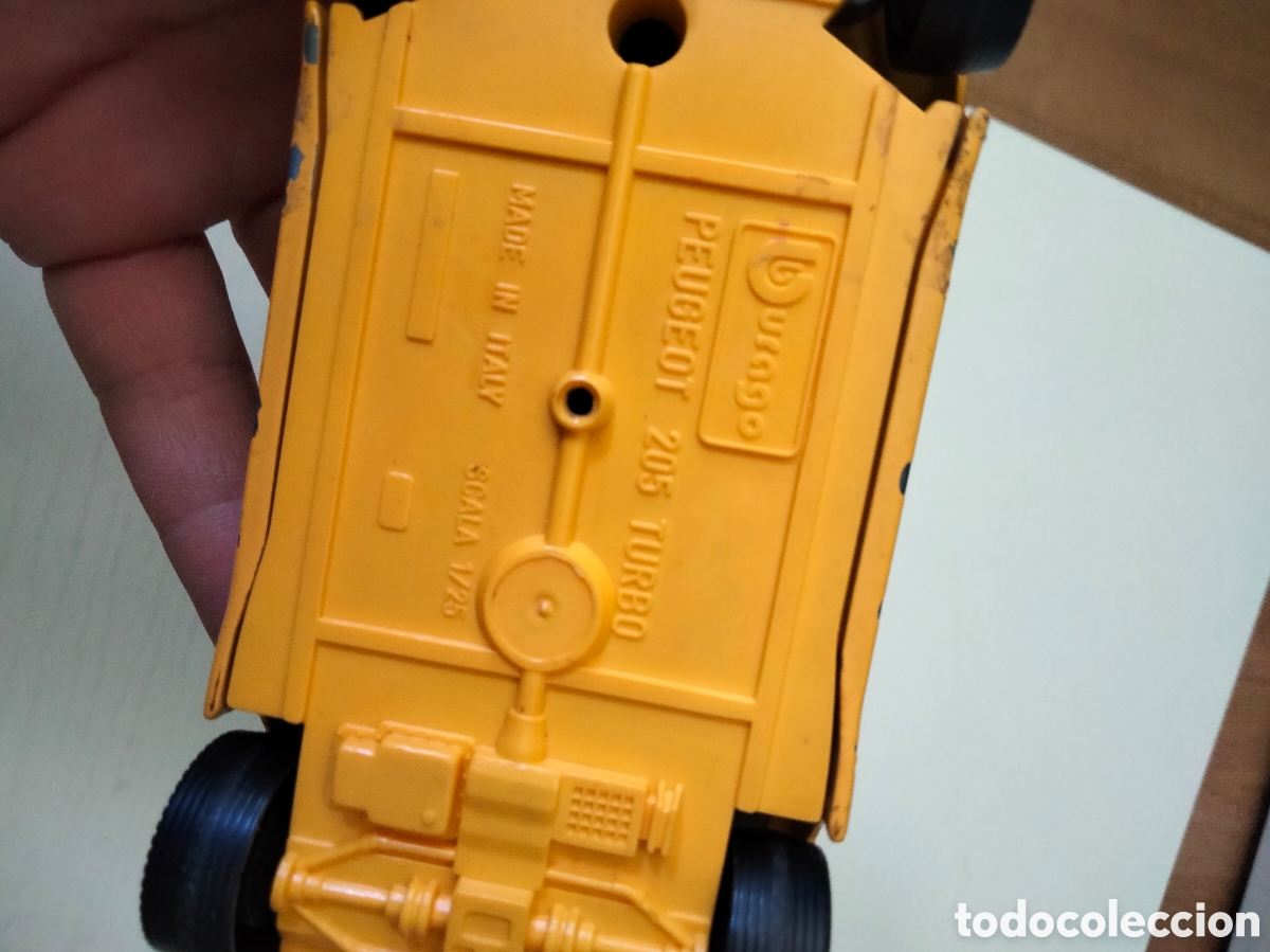 Peugeot 205 Turbo 16 Bburago 1/24 – À restaurer / Pour pièces