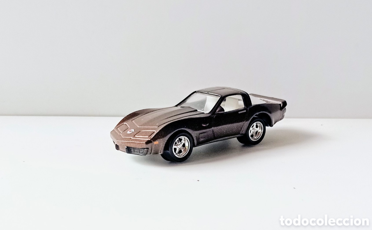 Coches a escala: CHEVY CORVETTE 1979 / JOHNNY LIGHTNING / 1/64 - Foto 2