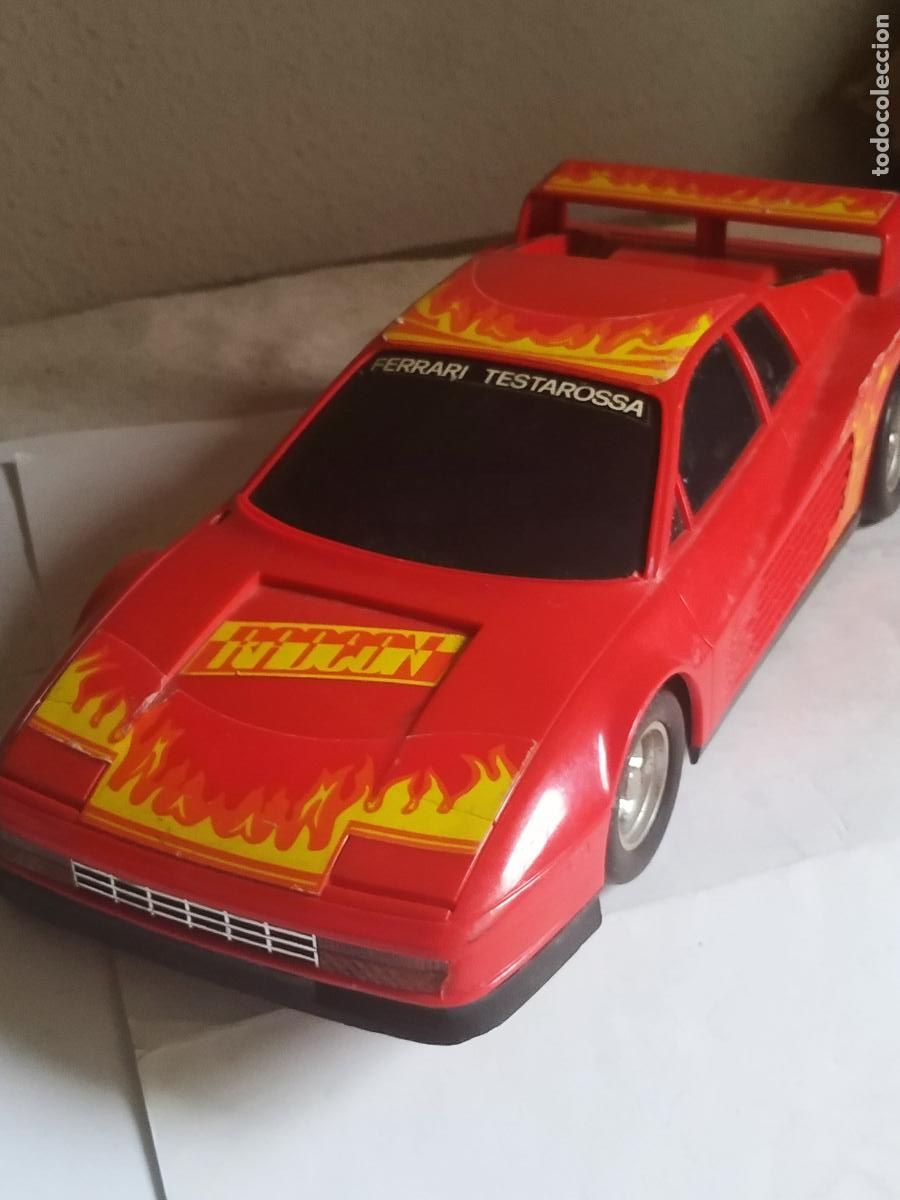 Coches a escala: Coche deportivo Ferrari Testarossa a pilas