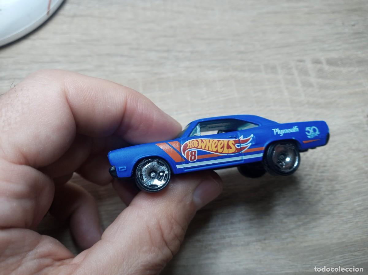 Coches a escala: Hotwheels coche &rdquo;70 Road Runner&rdquo; - Mattel 2016 - Foto 5