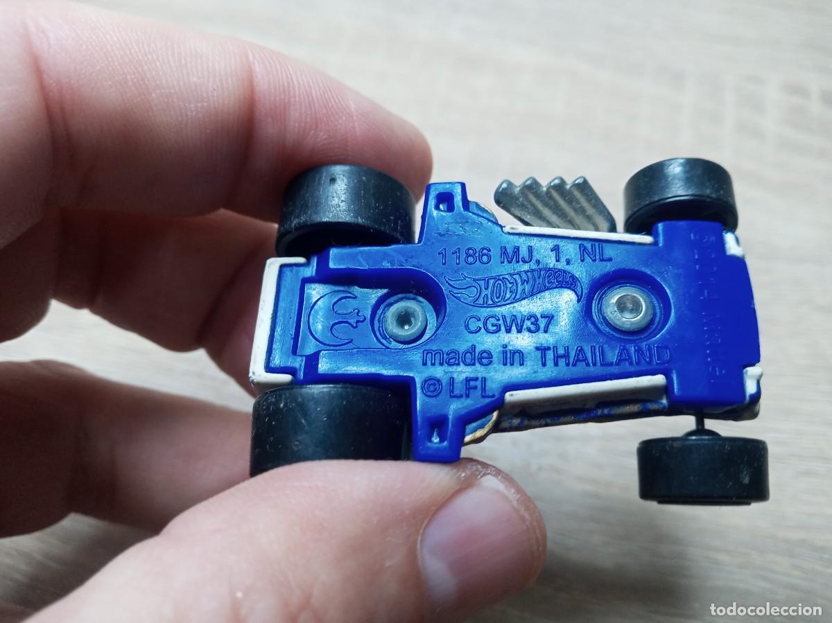 Coches a escala: Hotwheels coche &rdquo;Star Wars R2D2&rdquo; - Mattel 2014 - Foto 2