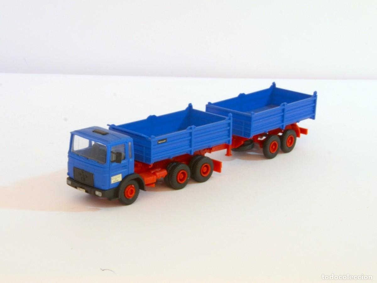 Coches a escala: Kibri Escala 1:87 H0 Cami&oacute;n Volquete MAN F8 con Remolque