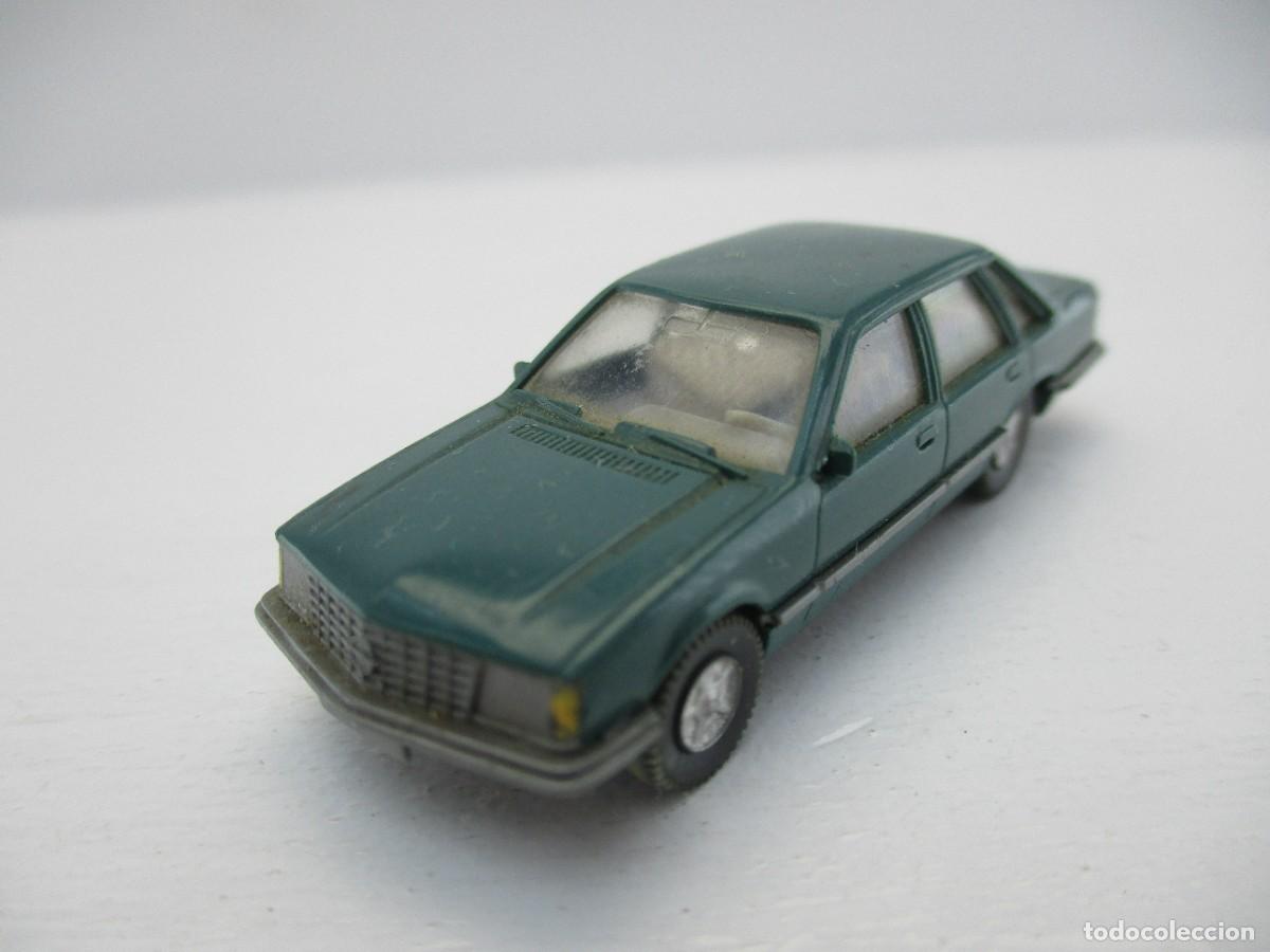 Coches a escala: COCHE ESCALA 1:87 REF B4 - Foto 1