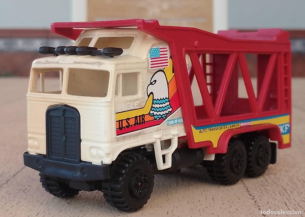 Coches a escala: Cami&oacute;n Kenworth de Guisval, Porta Coches, Se&ntilde;ales y Personaje