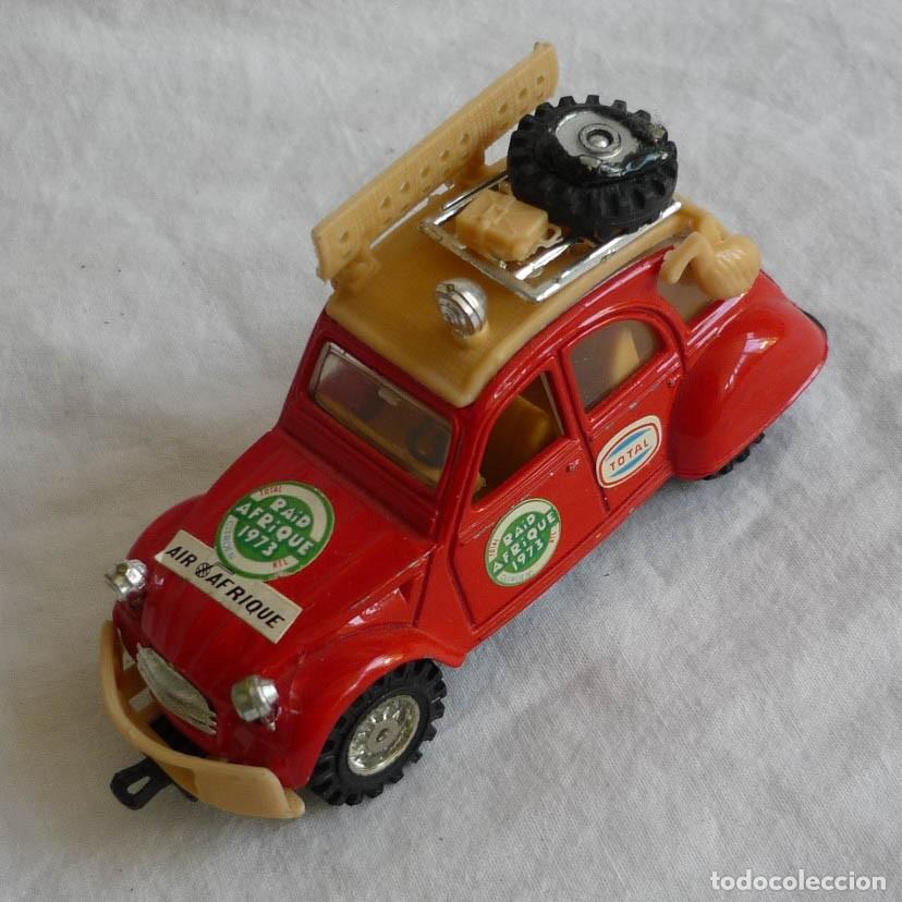 Coches a escala: Citroen 2 CV dos caballos Made in Hong Kong