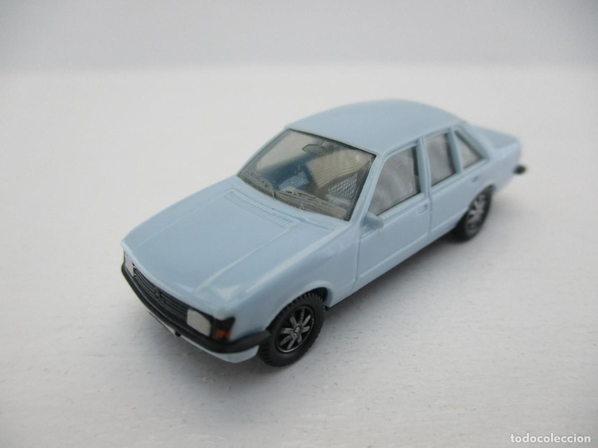 Coches a escala: COCHE ESCALA 1:87 REF B19 - Foto 1