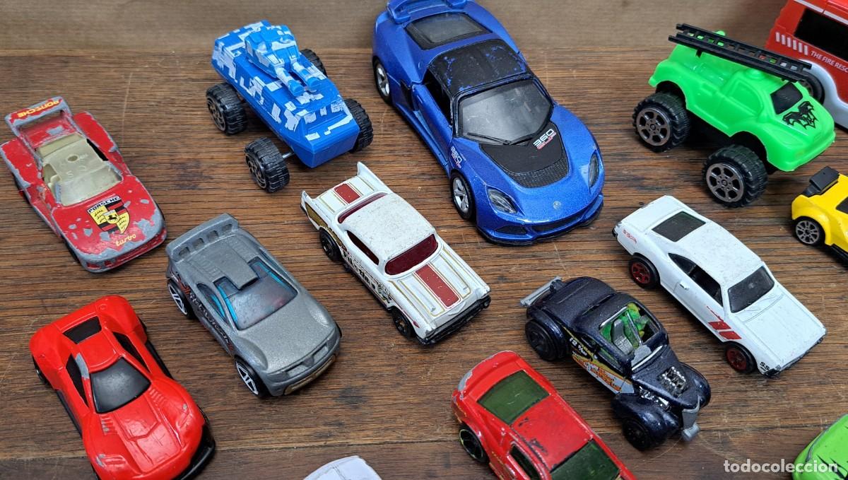 Coches a escala: 30 coches de colecci&oacute;n, metal y pl&aacute;stico - Foto 2