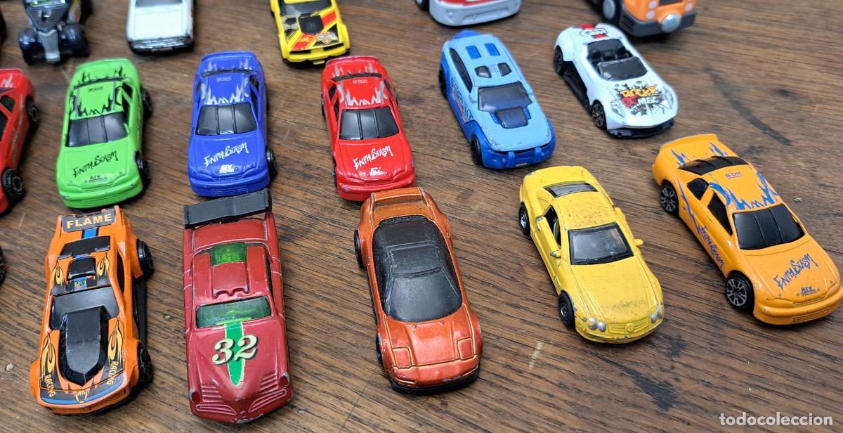 Coches a escala: 30 coches de colecci&oacute;n, metal y pl&aacute;stico - Foto 4