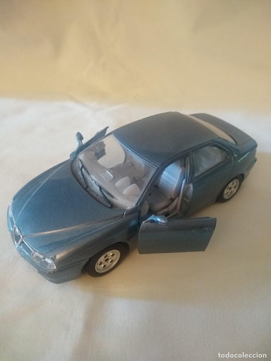 Coches a escala: Coche Alfa Romeo 156. BURAGO Esc.1/24