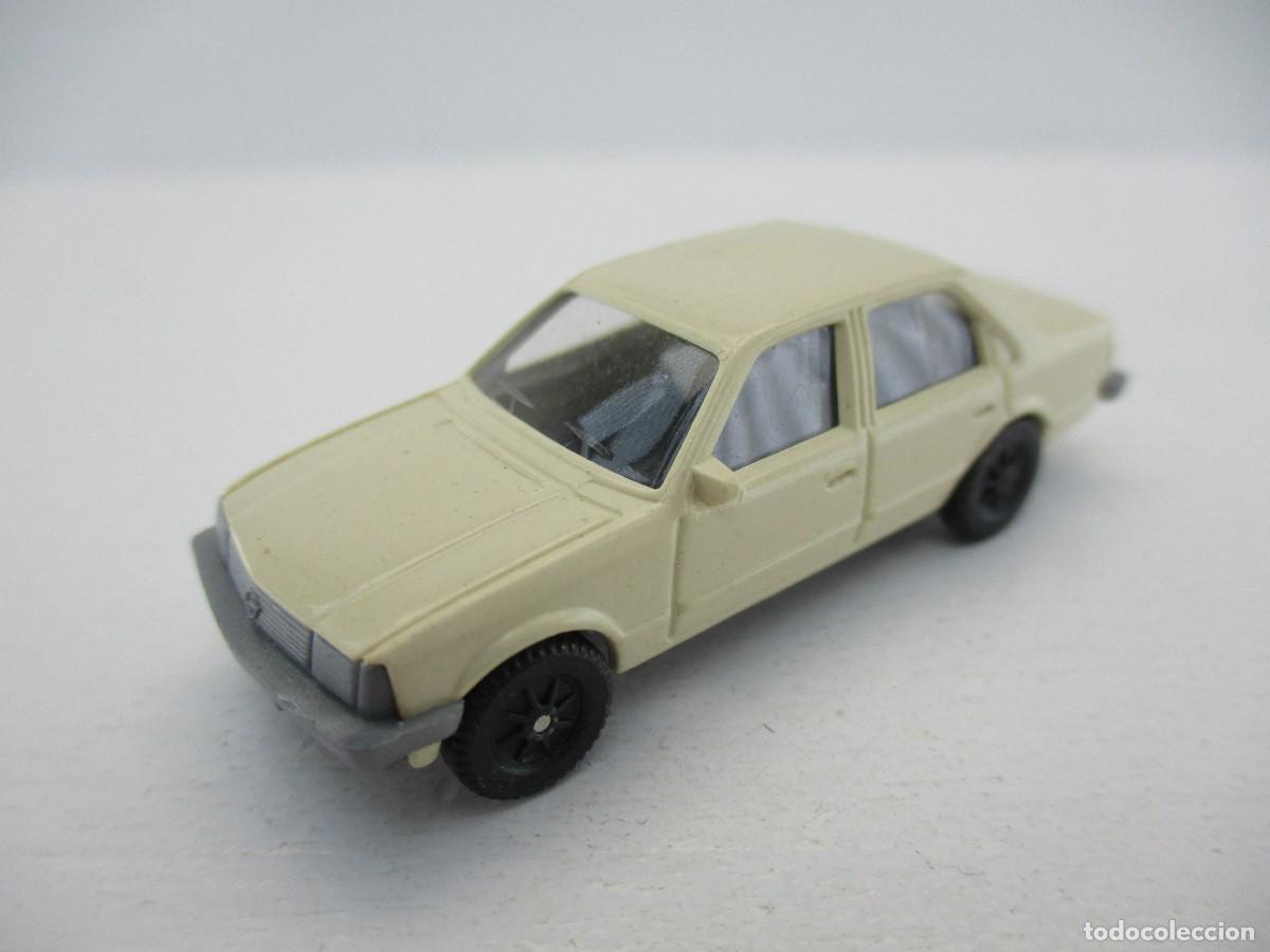 Coches a escala: COCHE ESCALA 1:87 REF B16 - Foto 1