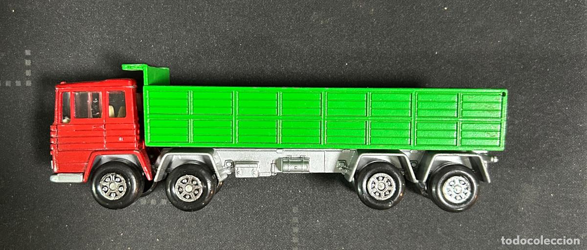 Coches a escala: CAMI&Oacute;N PEGASO - MARCA MIRA - ESCALA 1/64 - CON CARGA - CABINA ROJA