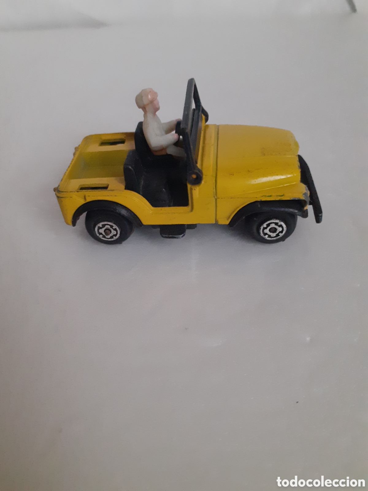Coches a escala: GUISVAL JEEP WILLYS AMARILLO PRIMERAS SERIES - Foto 1