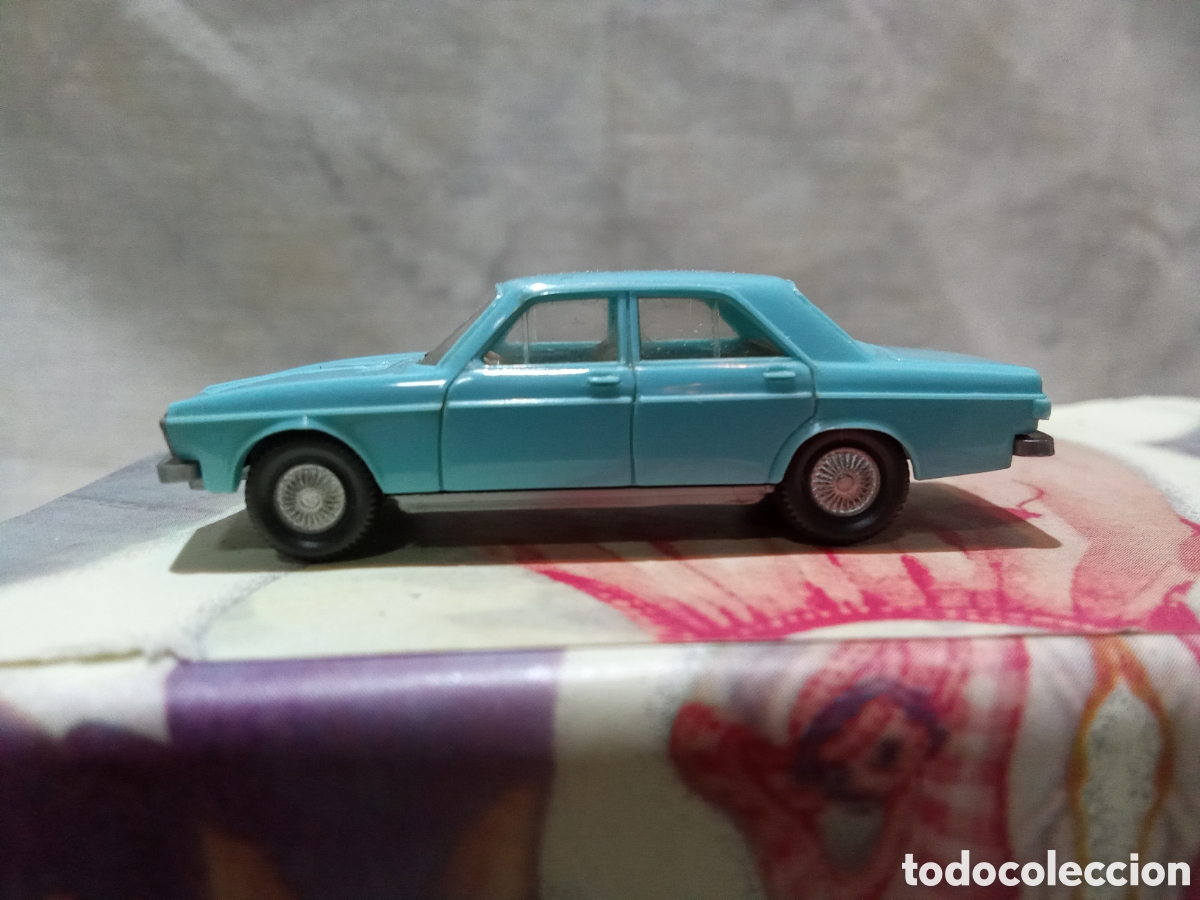 Coches a escala: AUDI 100 AZUL DE WIKING - Foto 2
