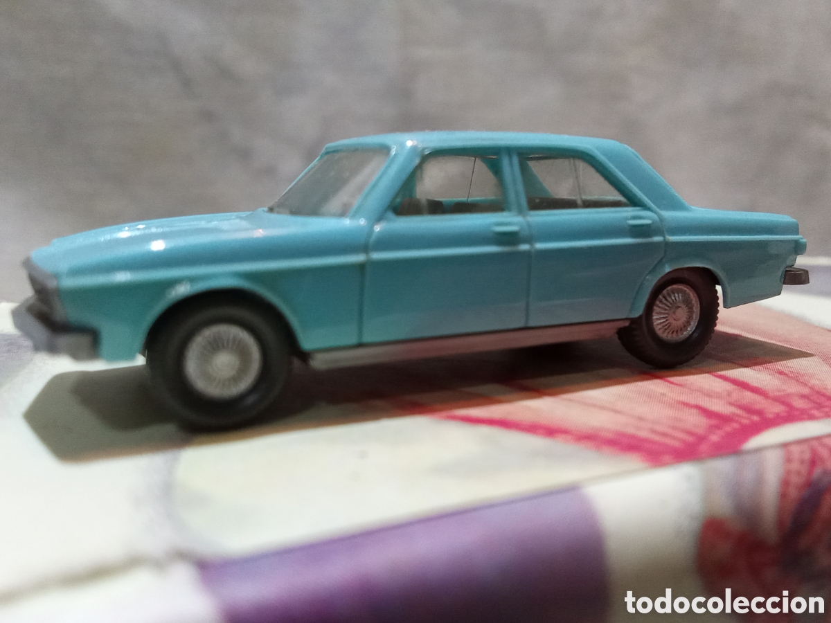Coches a escala: AUDI 100 AZUL DE WIKING - Foto 1