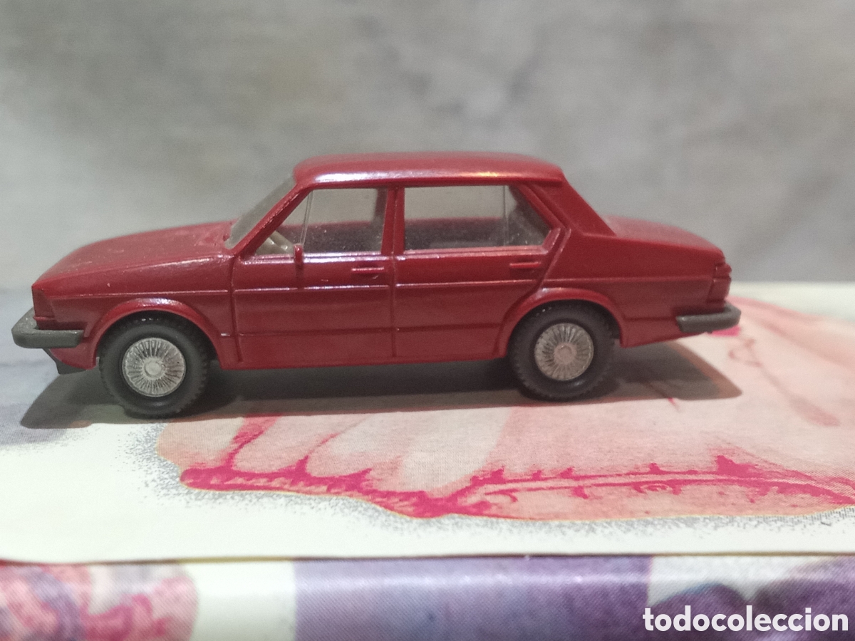 Coches a escala: VW JETTA ROJO DE WIKING - Foto 2