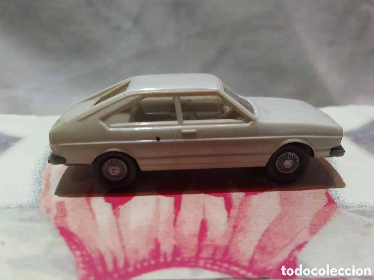 Coches a escala: VW PASSAT GRIS DE WIKING - Foto 4