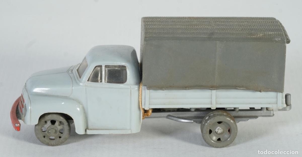 Coches a escala: Cami&oacute;n de pl&aacute;stico Opel Blitz marca Siku - Foto 1
