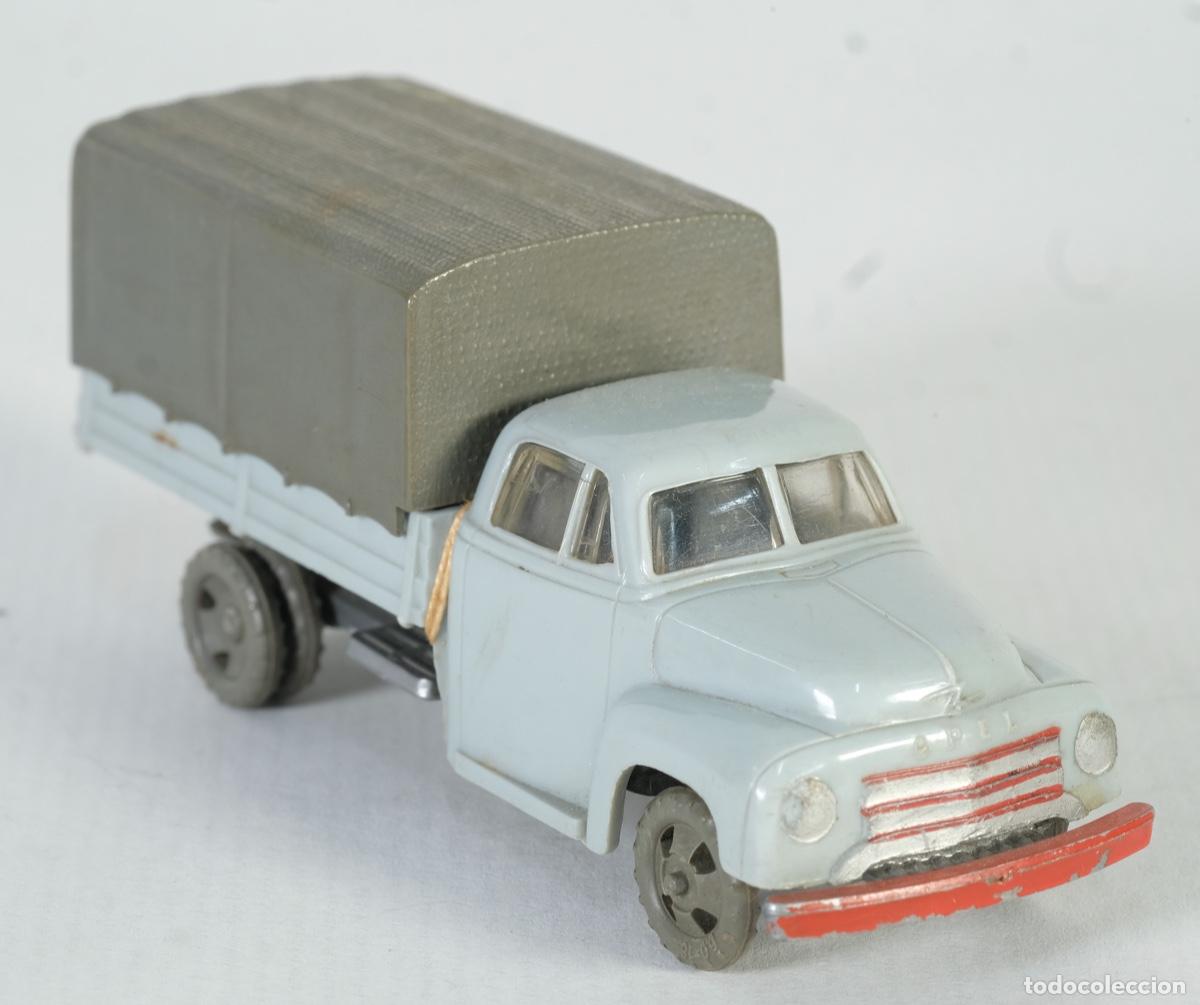 Coches a escala: Cami&oacute;n de pl&aacute;stico Opel Blitz marca Siku - Foto 3