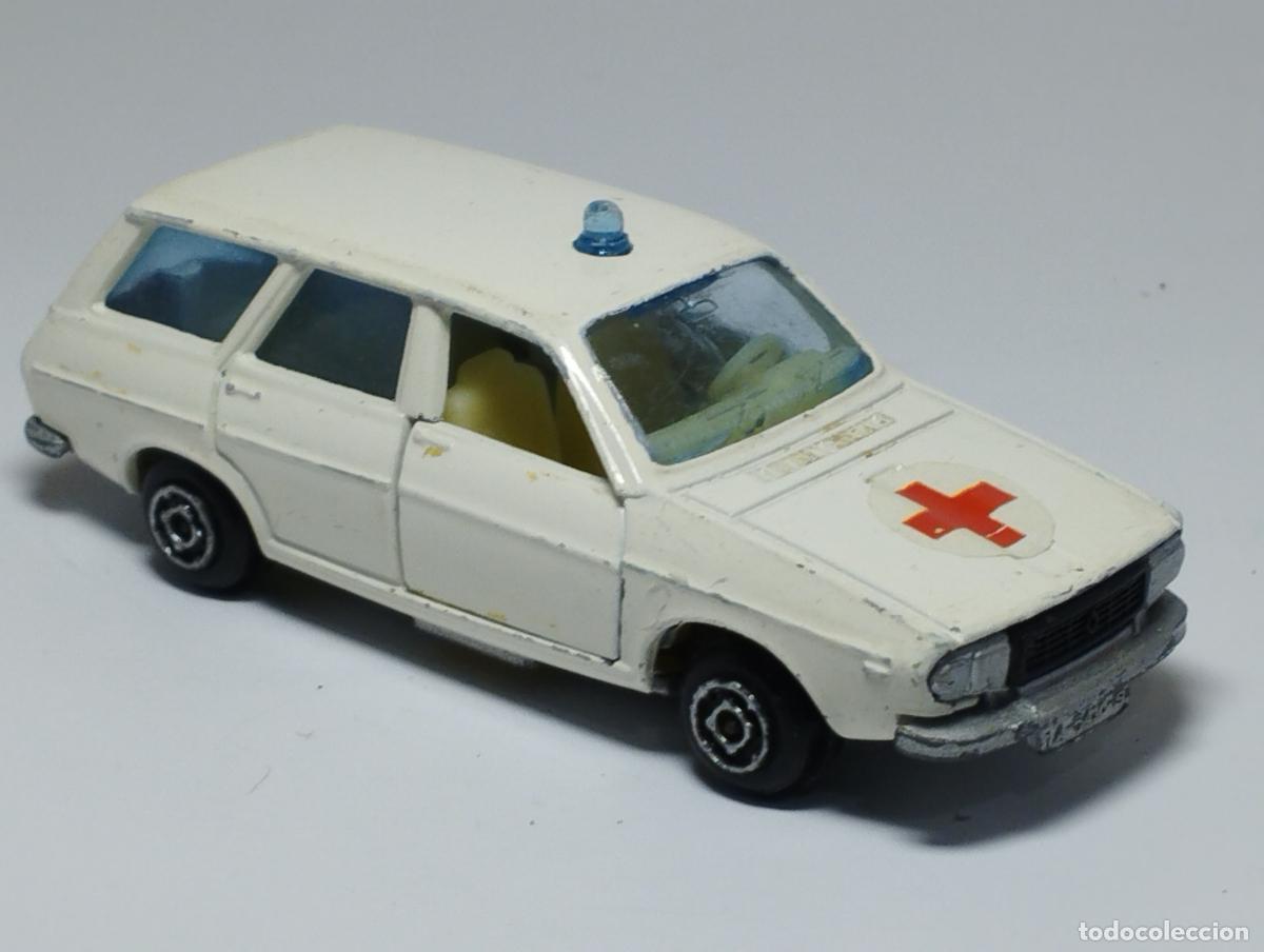 Coches a escala: RENAULT 12 TS CARAVAN FAMILIAR AMBULANCIA DE GUISVAL CAMPEON ESCALA 1,64 BUENO