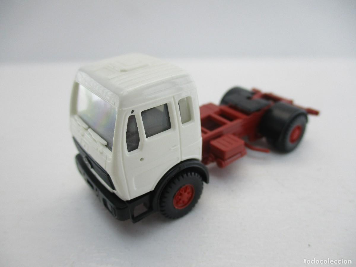 Auto in scala: CAMION ESCALA 1:87 REF RH