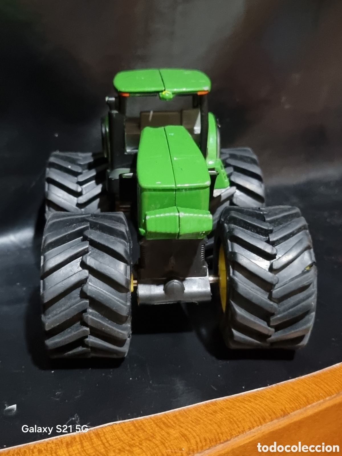 Coches a escala: TRACTOR JOHN DEERE ERTL 12 CENT&Iacute;METROS - Foto 2