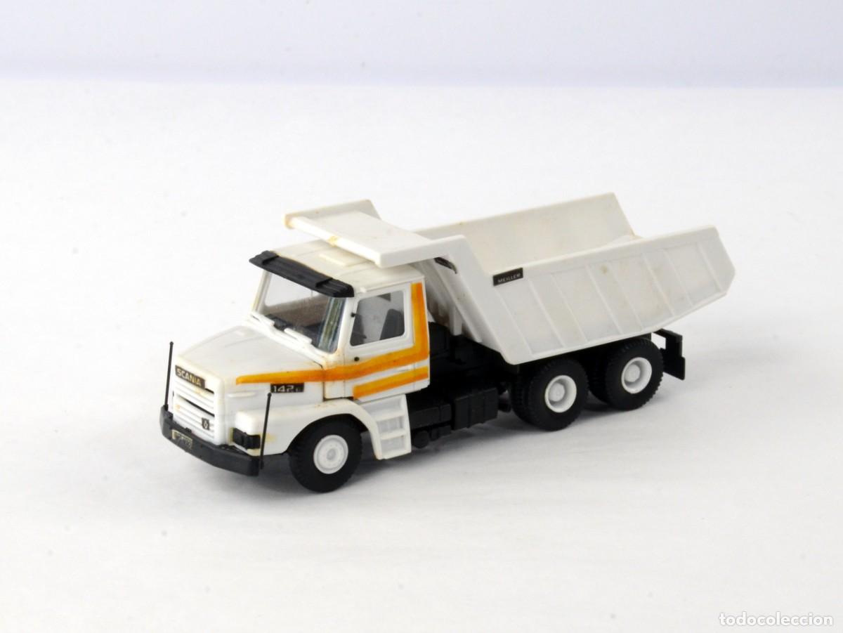 Coches a escala: Kibri Escala 1:87 H0 Cami&oacute;n Volquete de 3 ejes Scania T142H