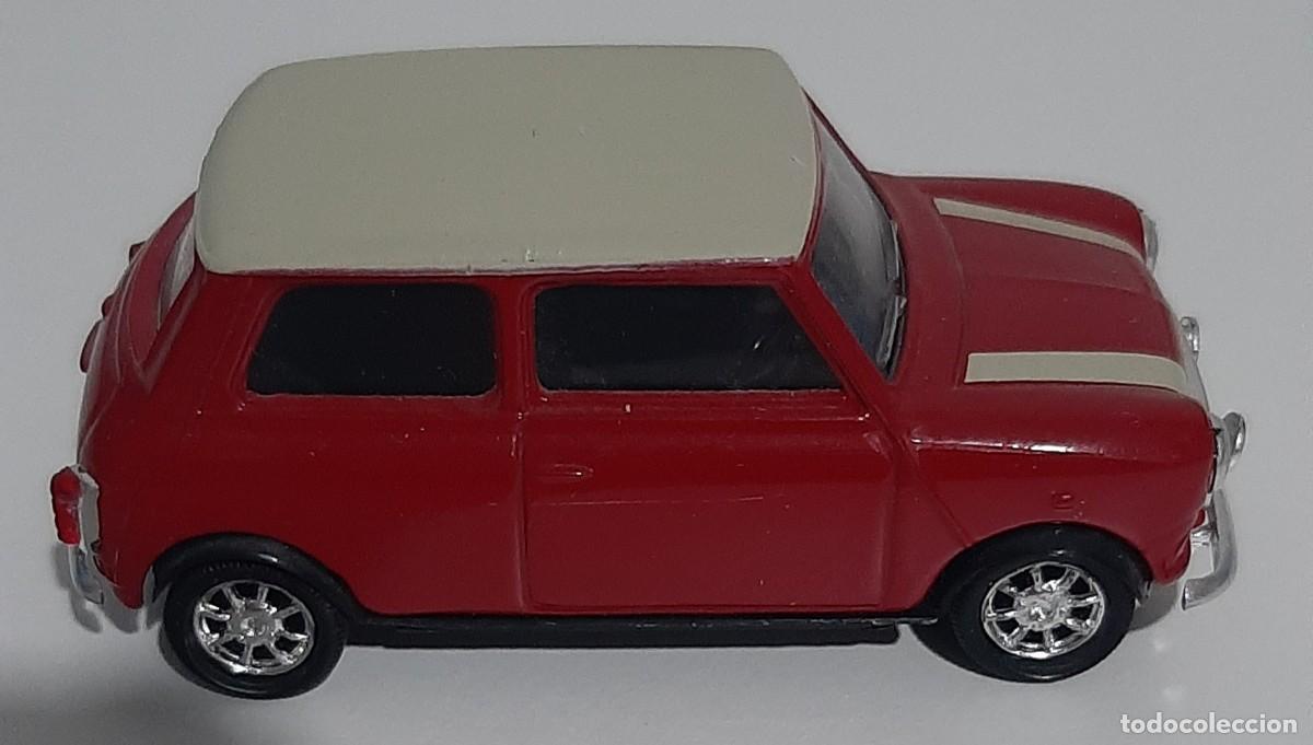 Coches a escala: Mini Cooper 1:43 S&oacute;lido. Sin caja. - Foto 1