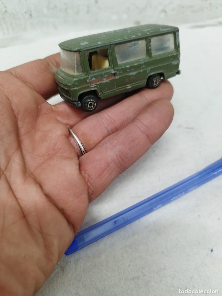 Coches a escala: Antiguo coche, furgoneta met&aacute;lica de juguete, Mercedes Benz. Marca guisval.